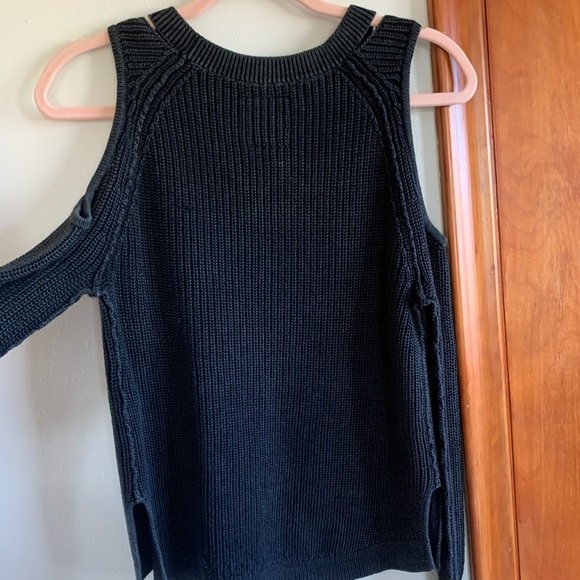 Hollister Sweater - Picture 4 of 4